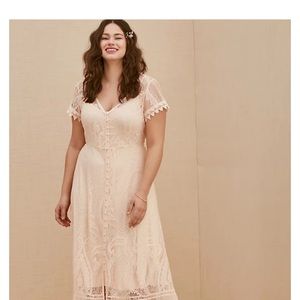 Torrid lace maxi dress-NWT